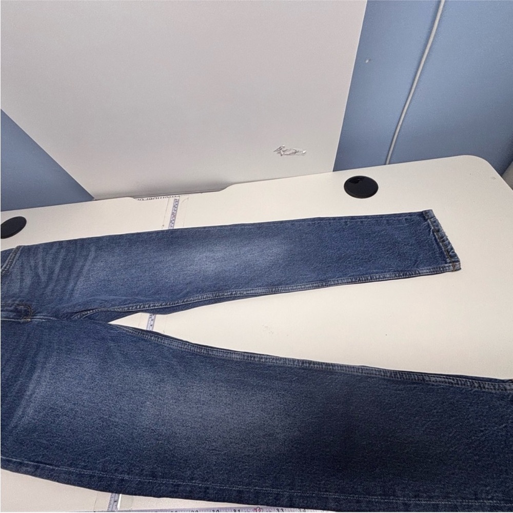 NWT High Waist Classic Jeans
Cropped Ankle Mom Fit XS - Picture 7 of 8